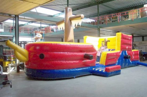 Springkussen Piratenschip 10m